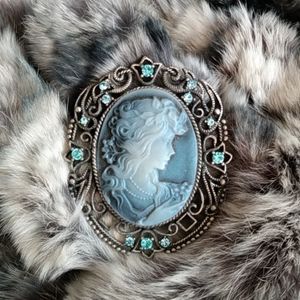 Elegant Vintage Silver Brooch